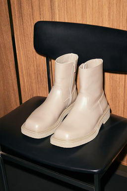 Botas