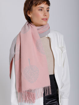 В составе шерсть! Палантин