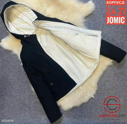 Детская куртка с капюшоном