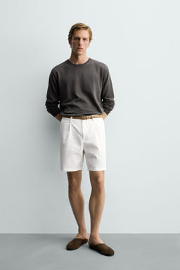 BERMUDA REGULAR FIT PLIEGUES / Blanco roto
