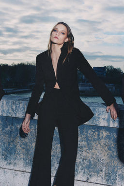 BLAZER LARGA MINIMAL ZW COLLECTION LIMITED EDITION / Negro