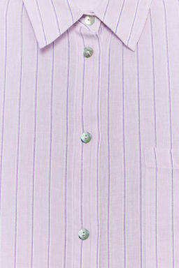 CAMISA GASA OVERSIZE BOLSILLO / Lila