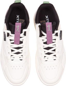 Кроссовки женские