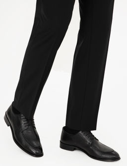 Черные классические туфли