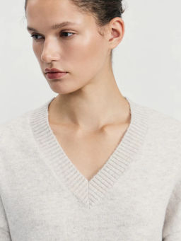 Джемпер с V-образным вырезом с добавлением шерсти / Zarina фото 6