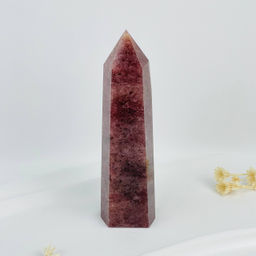 Кристалл из Клубничного кварца