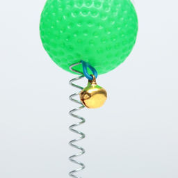 Дразнилка Рифлёный шар с перьями на присоске, шар 3,8 см, зелёный - Пижон фото 3