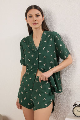 Trendyolmilla Koyu Yesil %100 Pamuklu Kopekli Sortlu Dokuma Pijama Tak?m? THMSS25PT00313