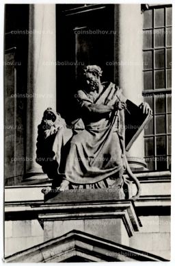 Открытка Исаакиевский собор. Евангелист Марк. Скульптура венчающая фронтон.