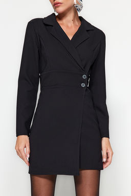 TRENDYOLMILLA Siyah Dugme Detayl? Mini Dokuma Ceket Elbise TWOAW24EL00462 фото 4