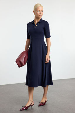 TRENDYOLMILLA K?rm?z? Dugmeli Yaka Truvakar Kol Skater/Belden Ac?lan Midi Orme Elbise TWOAW25EL00518 фото 2