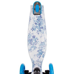 Самокат трехколесный