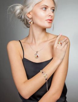 Эффектные серьги из серебра и янтаря двух цветов Лирика - Амберхолл фото 2