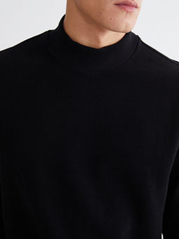 Dik Yaka Erkek Sweatshirt