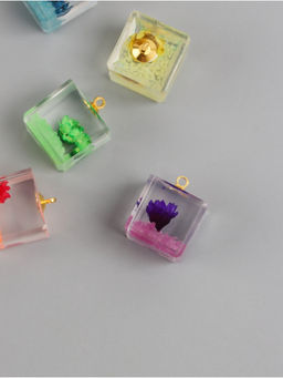 Цена за 5 шт. Подвеска для творчества акрил «Цветок в кубе», светится в темноте, 1.6×1.6×1.8 см, МИКС