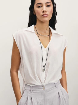 Блузка из жатой ткани с отложным воротником / Zarina