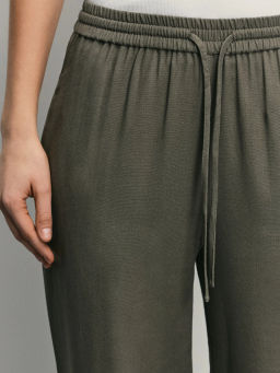 Прямые льняные брюки с эластичным поясом / Zarina  фото 5