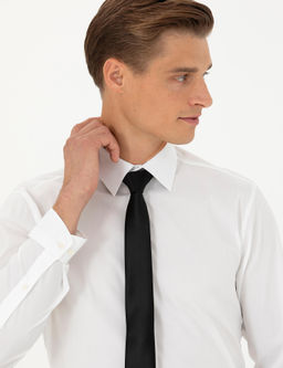 Белая классическая рубашка из хлопка приталенного кроя