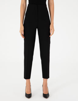 Брюки Carrot Fit черные