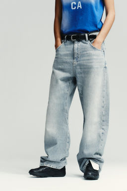 TRF OVERSIZED SHIFTED SEAM MID-WAIST JEANS - Zara фото 2