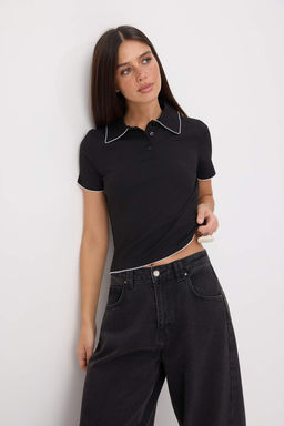 Siyah Fitted Polo Yaka Diki_ Detayl_ K_sa Kol Pamuklu Esnek _rme T-Shirt TWOSS26TS00245 - Trendyolmilla фото 2