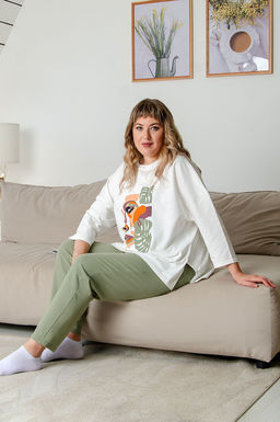 Арт. 2376 Костюм с брюками женский 52-60 (5 шт) Цвет:молочный, полынь