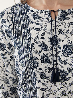 Ba?lamal? Yaka ?i?ekli Kad?n Bluz