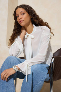 K?rm?z? Fular Yaka Onu K?sa Sifon Transparan Bluz TWOSS26BZ00212 - Trendyolmilla фото 8