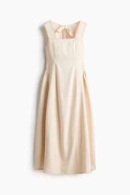 Vestido de sarga con vuelo