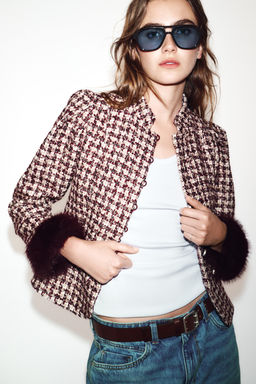 STRUCTURED BLAZER WITH FAUX FUR CUFFS