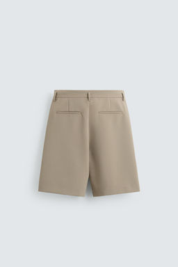BERMUDA FLUIDA PLIEGUES / Tostado claro