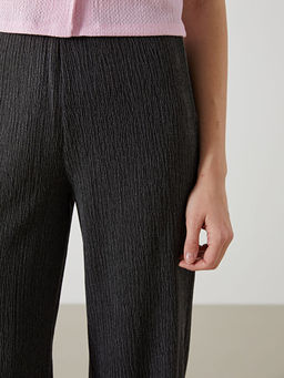 Beli Lastikli Dokulu Kad?n Pantolon