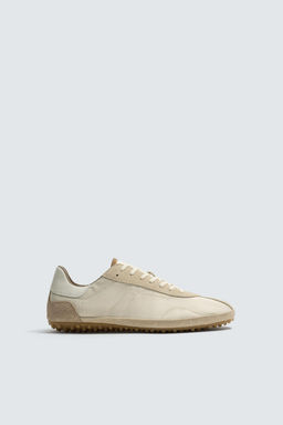 ZAPATILLA ESTILO RETRO / Beige