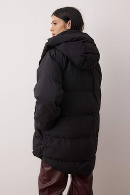 TRENDYOLMILLA Siyah Oversize Kapusonlu Su Itici Sisme Mont TWOAW23MO00193  фото 12