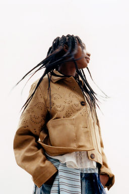 CHAQUETA EFECTO ANTE BORDADOS / Tostado