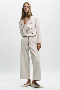 CROPPED TROUSERS WITH CHAIN BELT