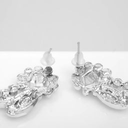 Серьги со стразами Цветы изгибы, цвет белый в серебре - Queen fair фото 2