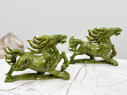 Статуэтка резная Конь из Змеевика