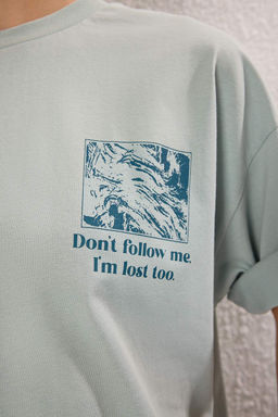 TRENDYOLMILLA Beyaz %100 Pamuk S?rt ve On Bask?l? Oversize/Rahat Kesim Orme T-Shirt TWOSS24TS00234 фото 3