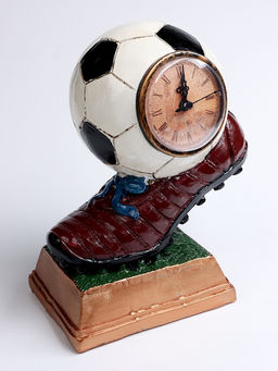 Часы настольные интерьерные «Футбол», на батарейках, 14.3×11.3×21.2 см, d=8 см