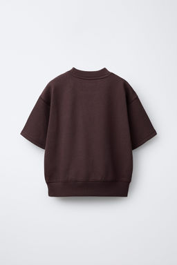 CONJUNTO CAMISETA Y BERMUDA TEXTO BORDADO / Berenjena