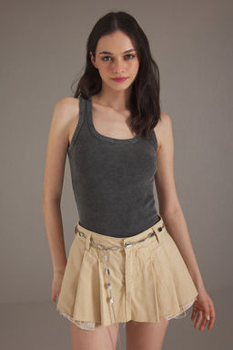 TRENDYOLMILLA Antrasit Y?kamal? Z?mba Detayl? Fitted/Vucuda Oturan Orme Atlet TWOSS25AL00015