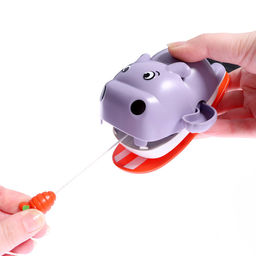 Заводная игрушка водоплавающая «Бегемотик», 12 × 10 × 6,5 см, цвета МИКС