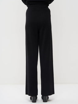 Брюки женские 5242-5069. 990 черный