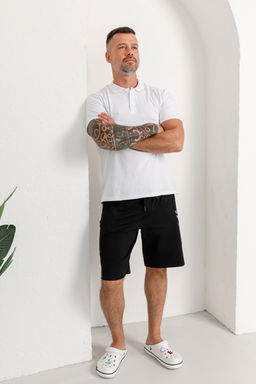 Спортивные шорты