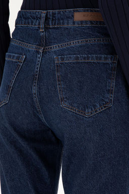 Kad_n Koyu Mavi Straight Fit Jean Pantolon