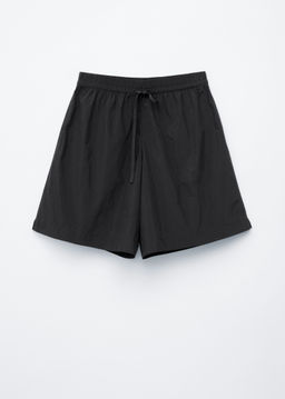 Pantal?n corto a la rodilla con cord?n de ajuste