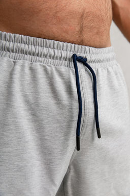 Спортивные шорты