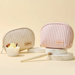 Kristaller Косметичка женская Love peace oval стёганая, пастельно-розовый - Sunflower фото 3