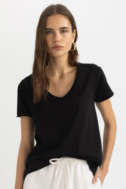 Regular Fit V Yaka Basic Duz K?sa Kollu Tisort